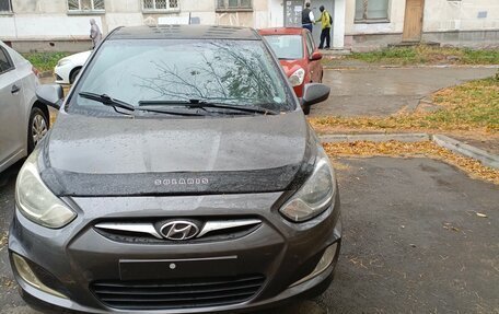 Hyundai Solaris II рестайлинг, 2012 год, 650 000 рублей, 4 фотография