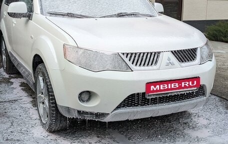 Mitsubishi Outlander III рестайлинг 3, 2009 год, 1 430 000 рублей, 3 фотография