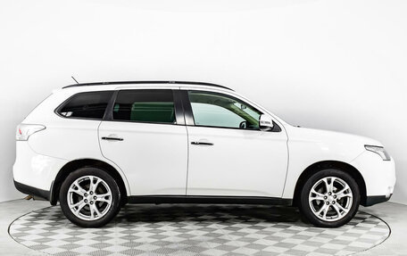 Mitsubishi Outlander III рестайлинг 3, 2013 год, 1 525 000 рублей, 4 фотография