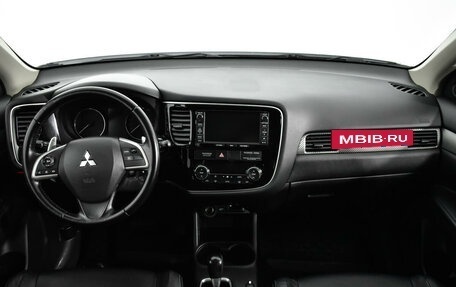 Mitsubishi Outlander III рестайлинг 3, 2013 год, 1 525 000 рублей, 12 фотография