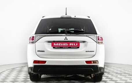 Mitsubishi Outlander III рестайлинг 3, 2013 год, 1 525 000 рублей, 6 фотография