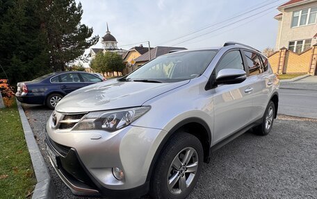 Toyota RAV4, 2015 год, 2 500 000 рублей, 3 фотография