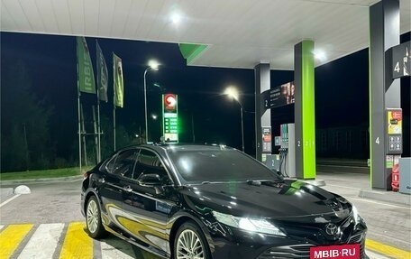 Toyota Camry, 2019 год, 3 700 000 рублей, 2 фотография