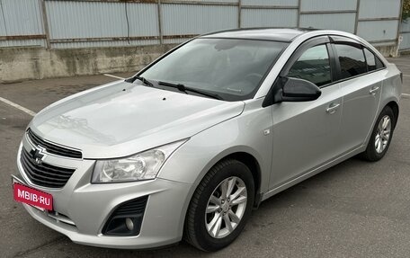 Chevrolet Cruze II, 2013 год, 950 000 рублей, 3 фотография