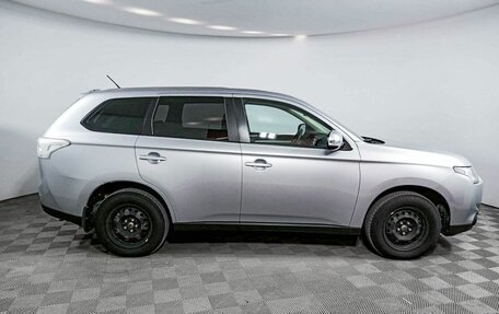 Mitsubishi Outlander III рестайлинг 3, 2013 год, 1 839 000 рублей, 4 фотография