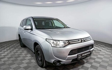 Mitsubishi Outlander III рестайлинг 3, 2013 год, 1 839 000 рублей, 3 фотография