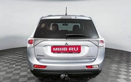 Mitsubishi Outlander III рестайлинг 3, 2013 год, 1 839 000 рублей, 6 фотография