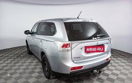 Mitsubishi Outlander III рестайлинг 3, 2013 год, 1 839 000 рублей, 7 фотография