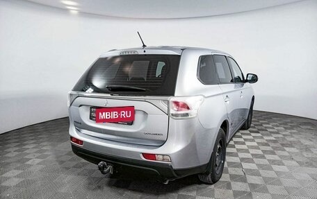 Mitsubishi Outlander III рестайлинг 3, 2013 год, 1 839 000 рублей, 5 фотография