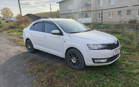 Skoda Rapid I, 2014 год, 1 080 000 рублей, 2 фотография