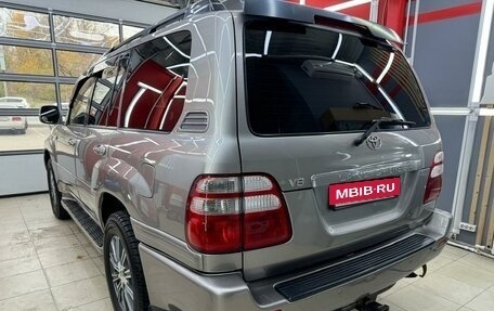 Toyota Land Cruiser 100 рестайлинг 2, 2003 год, 3 000 000 рублей, 3 фотография