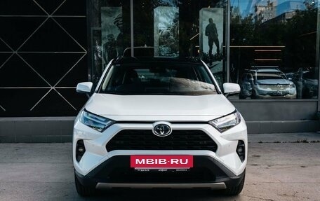 Toyota RAV4, 2023 год, 5 800 000 рублей, 8 фотография