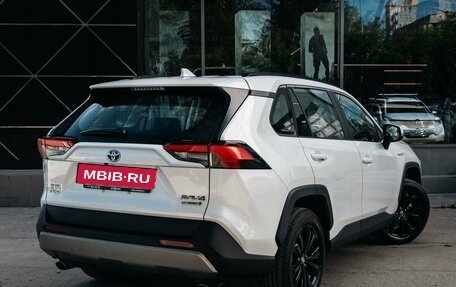 Toyota RAV4, 2023 год, 5 800 000 рублей, 5 фотография