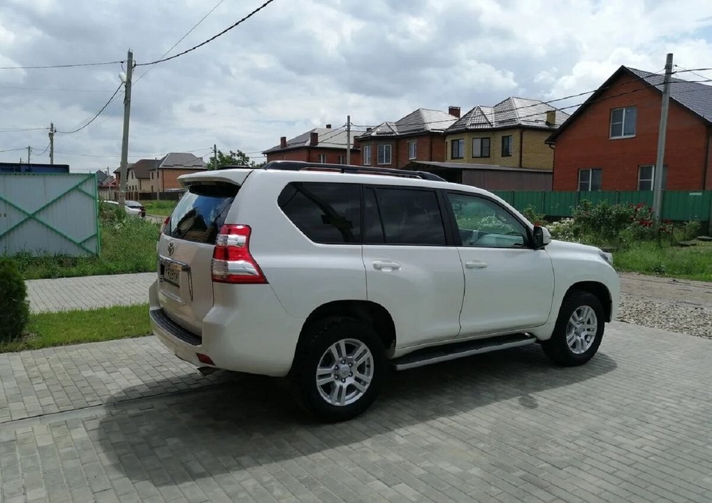 Toyota Land Cruiser Prado 150, 2012 год, 800 000 рублей, 6 фотография