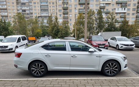 Skoda Superb III рестайлинг, 2024 год, 4 400 000 рублей, 3 фотография