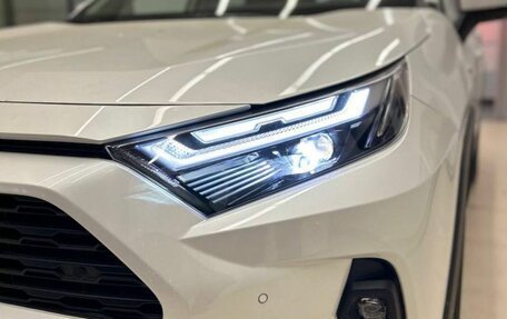 Toyota RAV4, 2023 год, 5 800 000 рублей, 4 фотография