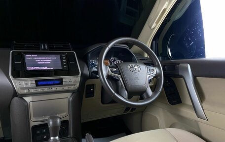 Toyota Land Cruiser Prado 150 рестайлинг 2, 2018 год, 4 899 000 рублей, 11 фотография