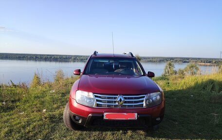 Renault Duster I рестайлинг, 2014 год, 500 000 рублей, 2 фотография