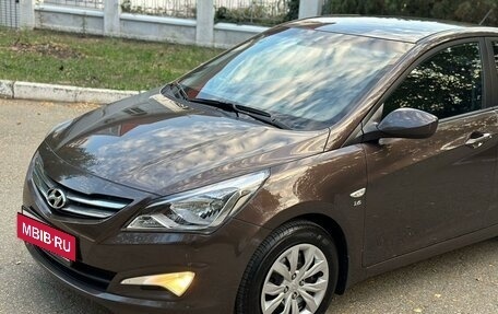 Hyundai Solaris II рестайлинг, 2015 год, 1 380 000 рублей, 21 фотография