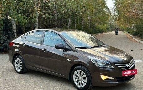 Hyundai Solaris II рестайлинг, 2015 год, 1 380 000 рублей, 28 фотография