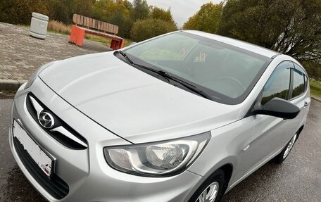 Hyundai Solaris II рестайлинг, 2012 год, 1 090 000 рублей, 6 фотография