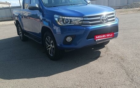 Toyota Hilux VIII, 2018 год, 3 900 000 рублей, 2 фотография