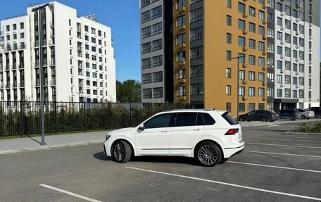 Volkswagen Tiguan II, 2018 год, 3 950 000 рублей, 12 фотография