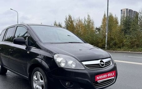 Opel Zafira B, 2011 год, 1 050 000 рублей, 2 фотография