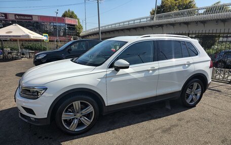 Volkswagen Tiguan II, 2018 год, 3 350 000 рублей, 2 фотография