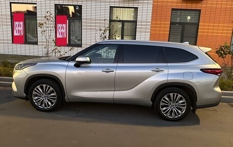 Toyota Highlander, 2023 год, 6 999 999 рублей, 21 фотография