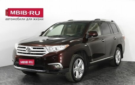 Toyota Highlander III, 2012 год, 2 310 000 рублей, 1 фотография