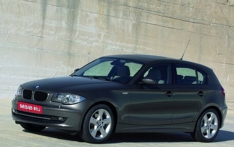 BMW 1 серия, 2011 год, 800 000 рублей, 1 фотография