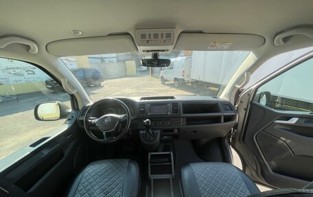 Volkswagen Caravelle T5, 2015 год, 2 500 000 рублей, 20 фотография