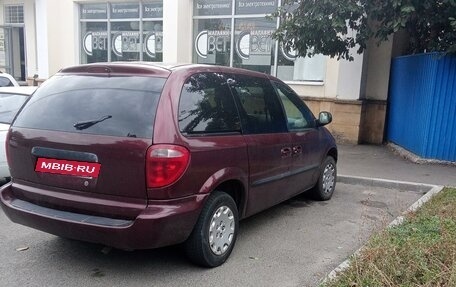 Chrysler Voyager IV, 2003 год, 570 000 рублей, 2 фотография