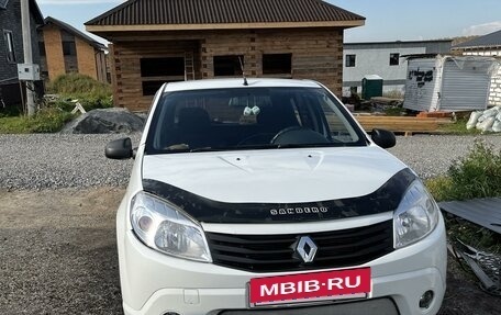 Renault Sandero I, 2012 год, 635 000 рублей, 2 фотография