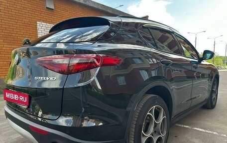 Alfa Romeo Stelvio, 2019 год, 3 250 000 рублей, 5 фотография