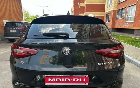 Alfa Romeo Stelvio, 2019 год, 3 250 000 рублей, 4 фотография