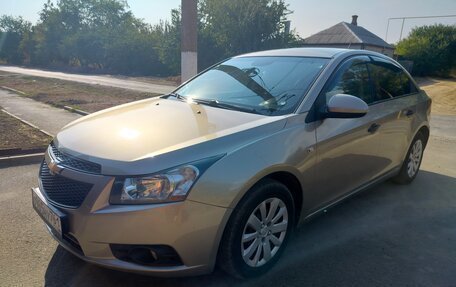 Chevrolet Cruze II, 2011 год, 815 000 рублей, 3 фотография