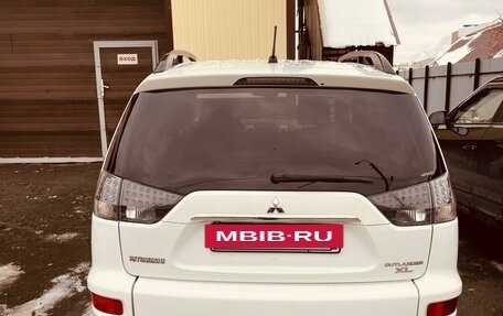 Mitsubishi Outlander III рестайлинг 3, 2011 год, 1 600 000 рублей, 6 фотография