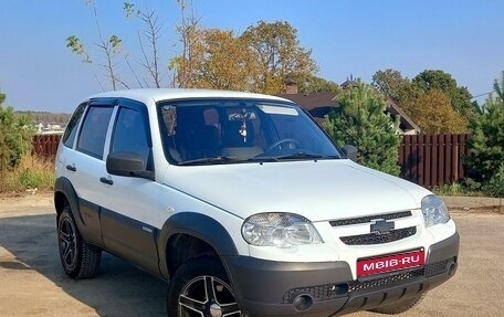 Chevrolet Niva I рестайлинг, 2015 год, 690 000 рублей, 1 фотография