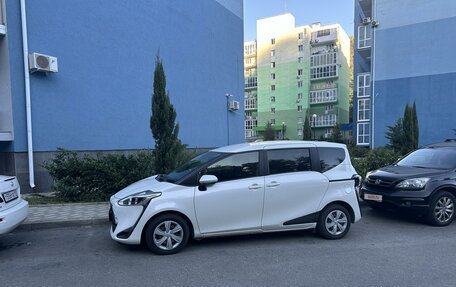 Toyota Sienta II, 2019 год, 1 750 000 рублей, 2 фотография