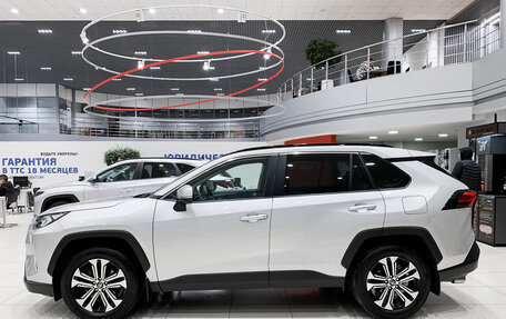 Toyota RAV4, 2022 год, 4 250 000 рублей, 8 фотография