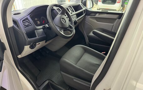 Volkswagen Caravelle T5, 2015 год, 2 600 000 рублей, 7 фотография