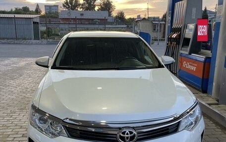 Toyota Camry, 2015 год, 2 750 000 рублей, 2 фотография