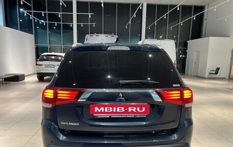 Mitsubishi Outlander III рестайлинг 3, 2021 год, 2 994 000 рублей, 8 фотография