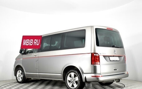 Volkswagen Multivan T6 рестайлинг, 2015 год, 3 580 000 рублей, 7 фотография