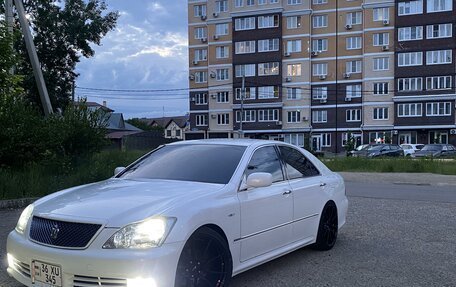 Toyota Crown, 2004 год, 900 000 рублей, 6 фотография