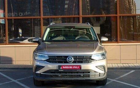 Volkswagen Tiguan II, 2021 год, 3 964 000 рублей, 3 фотография