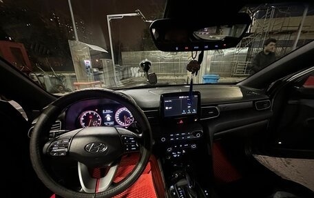 Hyundai Veloster II, 2018 год, 1 600 000 рублей, 6 фотография