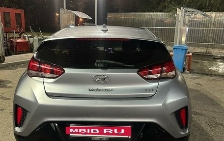 Hyundai Veloster II, 2018 год, 1 600 000 рублей, 12 фотография